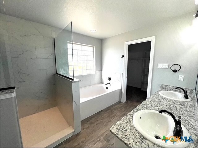 property at 913 Antelope Trail