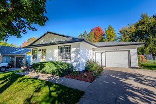 507 4th St NW in Altoona, IA - Building Photo