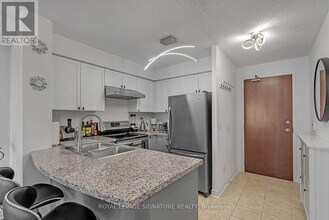 5 Michael Power Pl in Toronto, ON - Building Photo - Building Photo