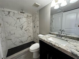 2871 N Oakland Forest Dr in Fort Lauderdale, FL - Building Photo