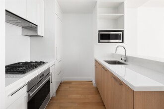 230 E 20th St in New York, NY - Building Photo - Building Photo