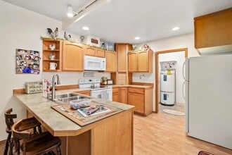 146 Laurelhurst Dr in Newport, WA - Building Photo - Building Photo