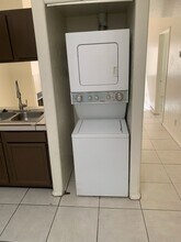 379 E Thoroughbred St in Tucson, AZ - Building Photo - Building Photo