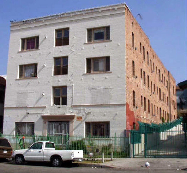 138 S Westmoreland Ave in Los Angeles, CA - Foto de edificio - Building Photo