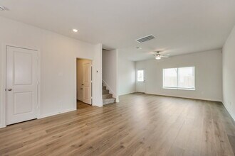 9829 Teton Vis Dr in Fort Worth, TX - Foto de edificio - Building Photo