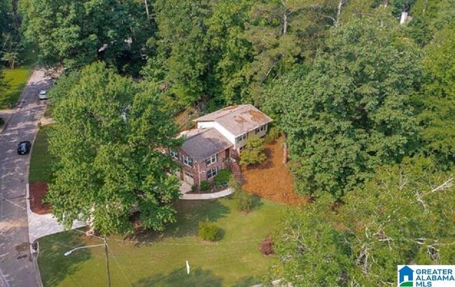 property at 1624 Lakewood Dr