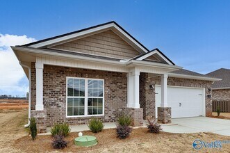 105 Saylor Rose Dr in New Market, AL - Building Photo - Building Photo