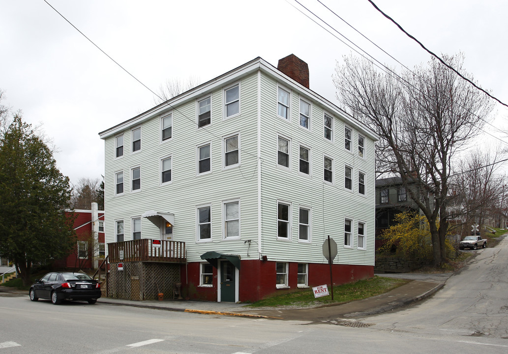 127 Second St in Hallowell, ME - Foto de edificio