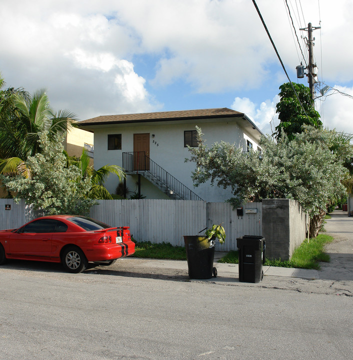 525 SE 20th St in Fort Lauderdale, FL - Building Photo