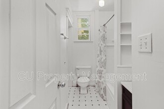 512 W Clark St in Champaign, IL - Building Photo - Building Photo