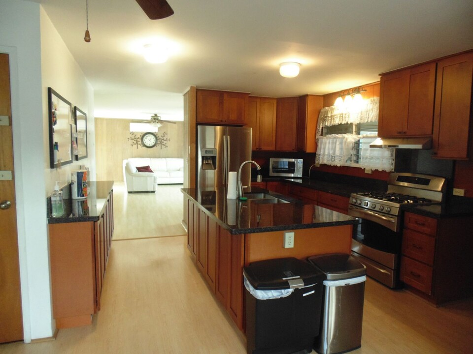 1761 Maiha Pl in Pearl City, HI - Building Photo