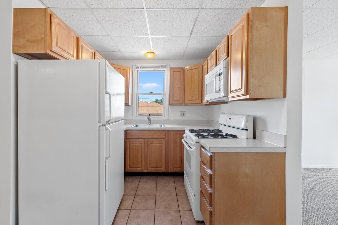 275 Centre Ave in Secaucus, NJ - Building Photo