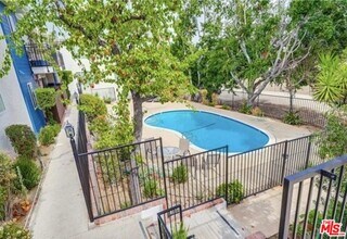 5252 Coldwater Canyon Ave in Los Angeles, CA - Building Photo - Building Photo