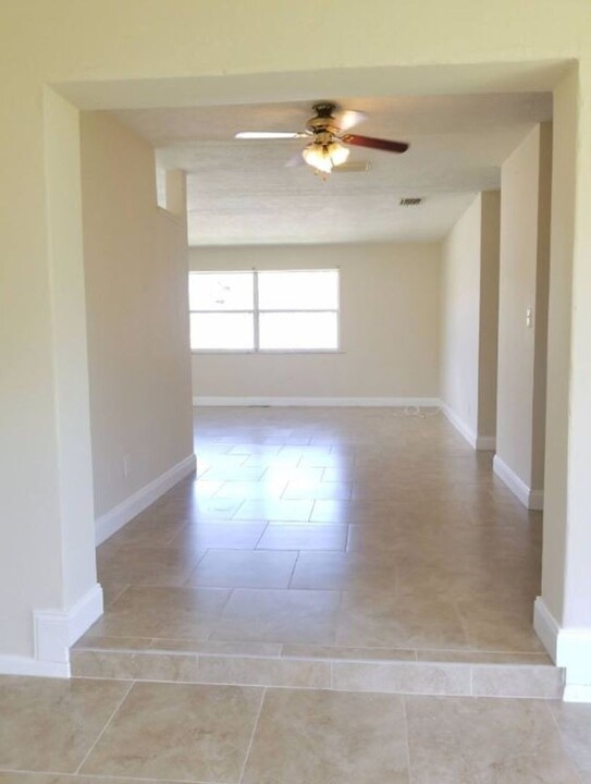 228 Prima Vista Blvd in Port St. Lucie, FL - Building Photo