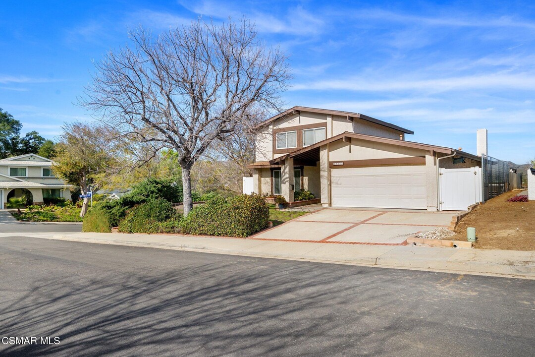 29359 Deep Shadow Dr in Agoura Hills, CA - Building Photo