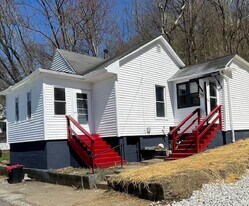 1518 Caldwell St in Mcmechen, WV - Building Photo