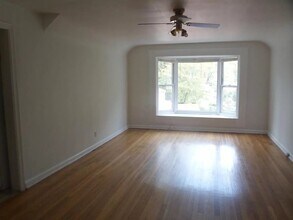 227 Garden Ln, Unit Unit C in Decatur, GA - Foto de edificio - Building Photo