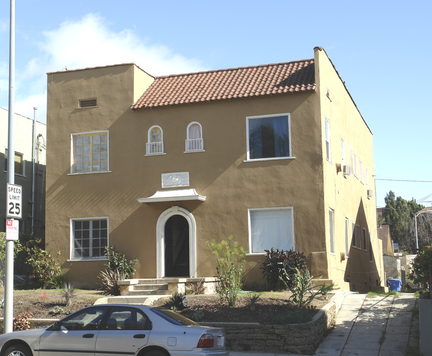 1124 N Hoover St in Los Angeles, CA - Building Photo