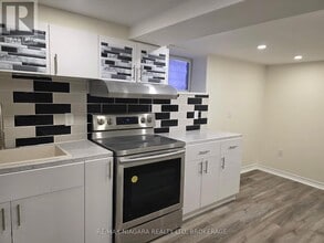 12 Nickel St in Port Colborne, ON - Building Photo - Building Photo