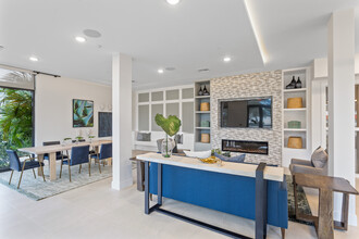 Autumn Ridge 62+ Senior Housing in West Palm Beach, FL - Foto de edificio - Interior Photo