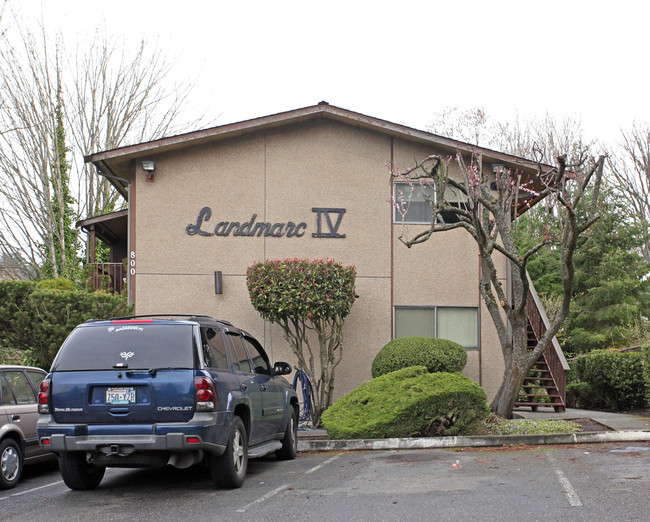 Landmarc IV in Des Moines, WA - Foto de edificio - Building Photo