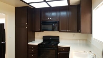 474 Old Palms Dr in Las Vegas, NV - Foto de edificio - Building Photo