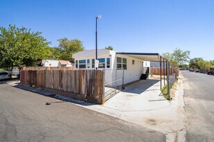 3300 15th St W in Rosamond, CA - Building Photo