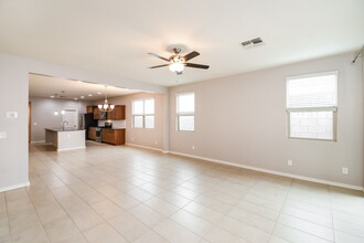 512 W Tenia Trail in San Tan Valley, AZ - Building Photo - Building Photo