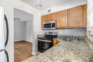 561 Formwalt St SW in Atlanta, GA - Building Photo - Building Photo