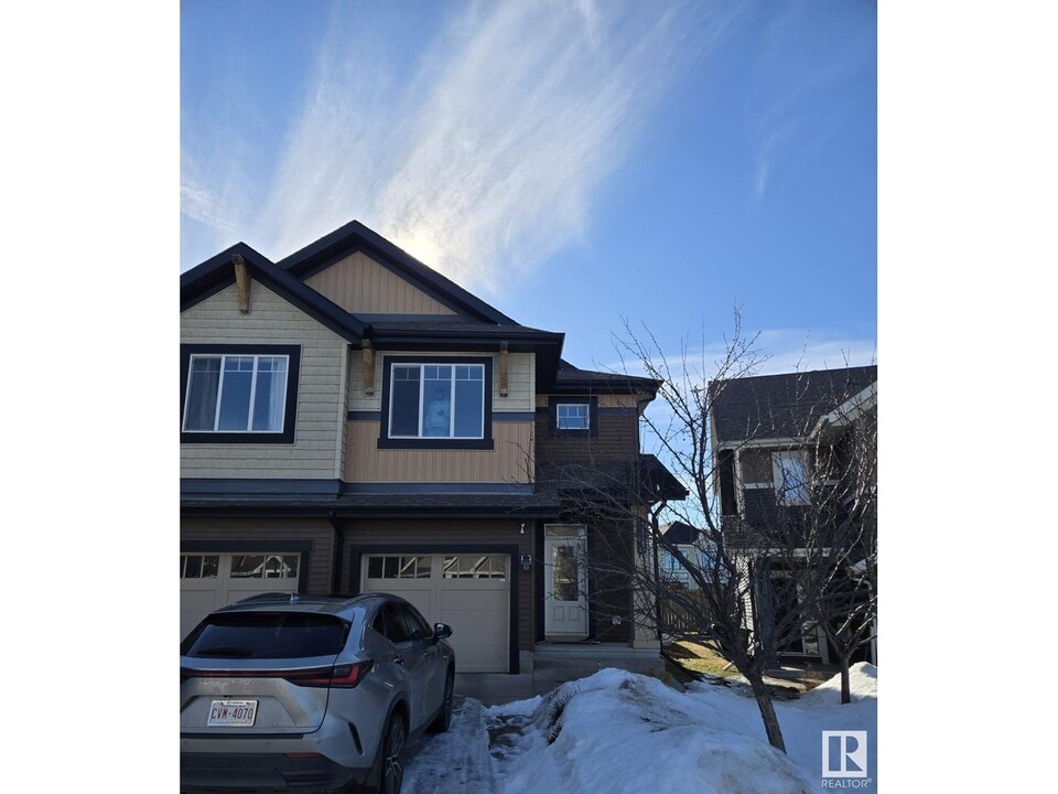 4705 Crabapple Run SW in Edmonton, AB - Building Photo