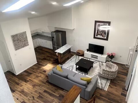 property at 1917 Augusta Dr