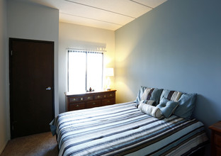 Highland Towers - Senior Living 55+ in Southfield, MI - Foto de edificio - Interior Photo