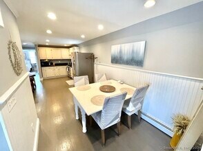 840 E Broadway in Milford, CT - Building Photo - Building Photo