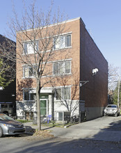 3465 Parthenais Rue in Montréal, QC - Building Photo - Building Photo