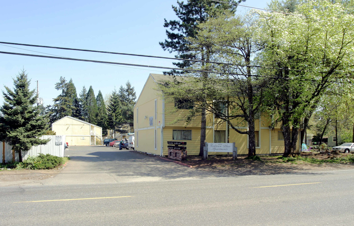 Yorktown Place Apartments in Portland, OR - Building Photo