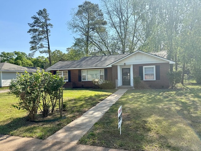 property at 1530 Somerville Rd SE