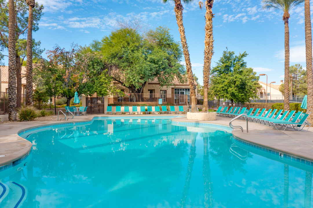 Palm Villas at Whitney Ranch in Henderson, NV - Foto de edificio