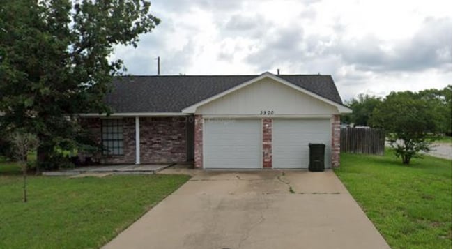 3900 Windwood Cir in Bryan, TX - Building Photo - Building Photo