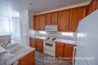 3886 S Dew Drop Ln in Gilbert, AZ - Building Photo - Building Photo