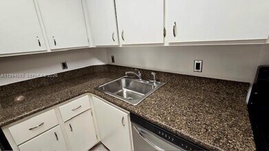 10741 Cleary Blvd in Plantation, FL - Building Photo - Building Photo