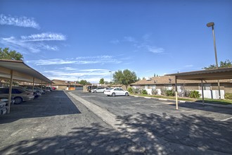 Candlewick Apartments in Adelanto, CA - Building Photo - Building Photo