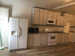 8605 S Brentwood St, Unit Guest House in Littleton, CO - Building Photo - Building Photo