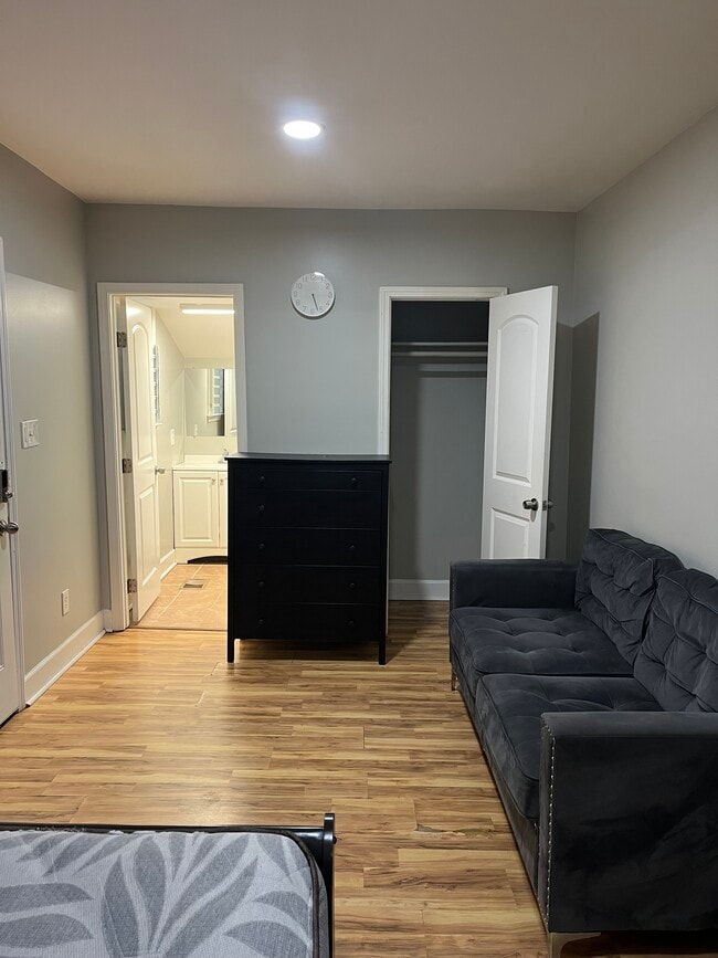 property at 761 Kennolia Dr SW