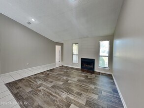 5043 Tan St in Jacksonville, FL - Building Photo - Building Photo