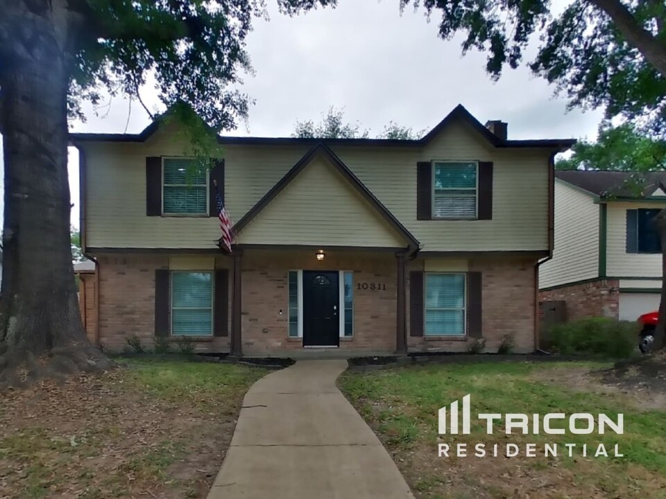 10311 Waving Fields Dr in Houston, TX - Building Photo