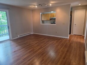 151 Shelter Rock Rd in Danbury, CT - Building Photo - Building Photo