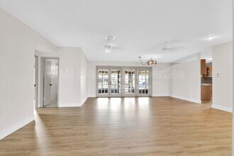 2431 Key Largo Ln in Fort Lauderdale, FL - Building Photo - Building Photo