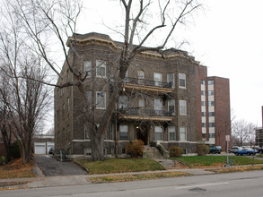 Maple Oak Apartments in Minneapolis, MN - Building Photo - Building Photo