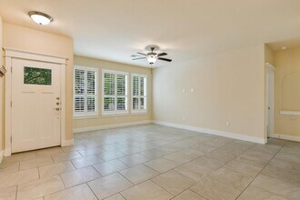 10908 Railway Ln in Austin, TX - Building Photo - Building Photo