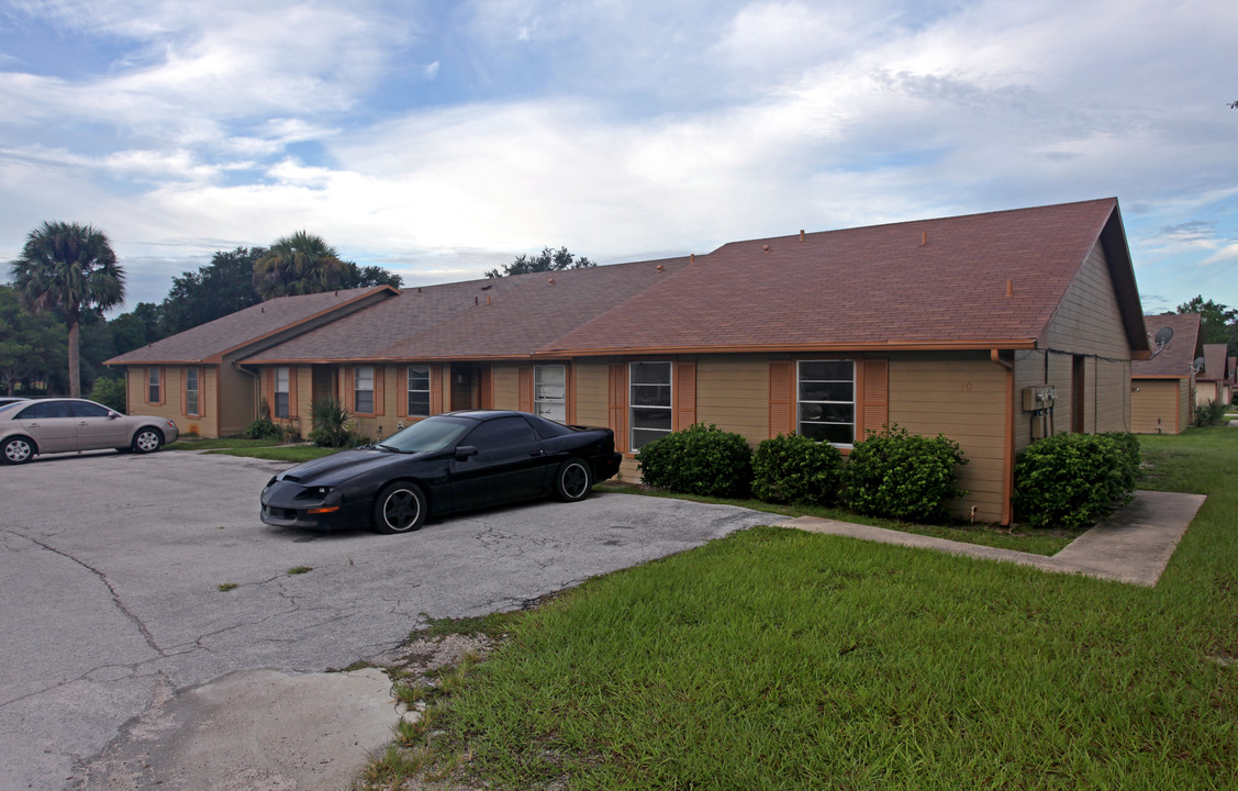 Sandalwood Village in Oviedo, FL - Building Photo